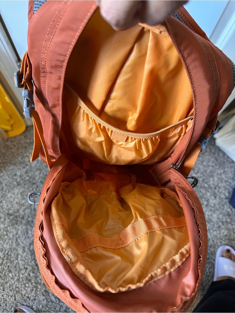 Osprey Orange Daylite Backpack NWOT - Picture 6 of 10